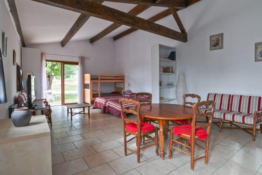 Domaine De La Marie Dans Le Luberon Βίλα Peypin-d'Aigues Εξωτερικό φωτογραφία